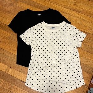 Old Navy - Bundle of 2 Everyday SS Tees - Size M - Like New